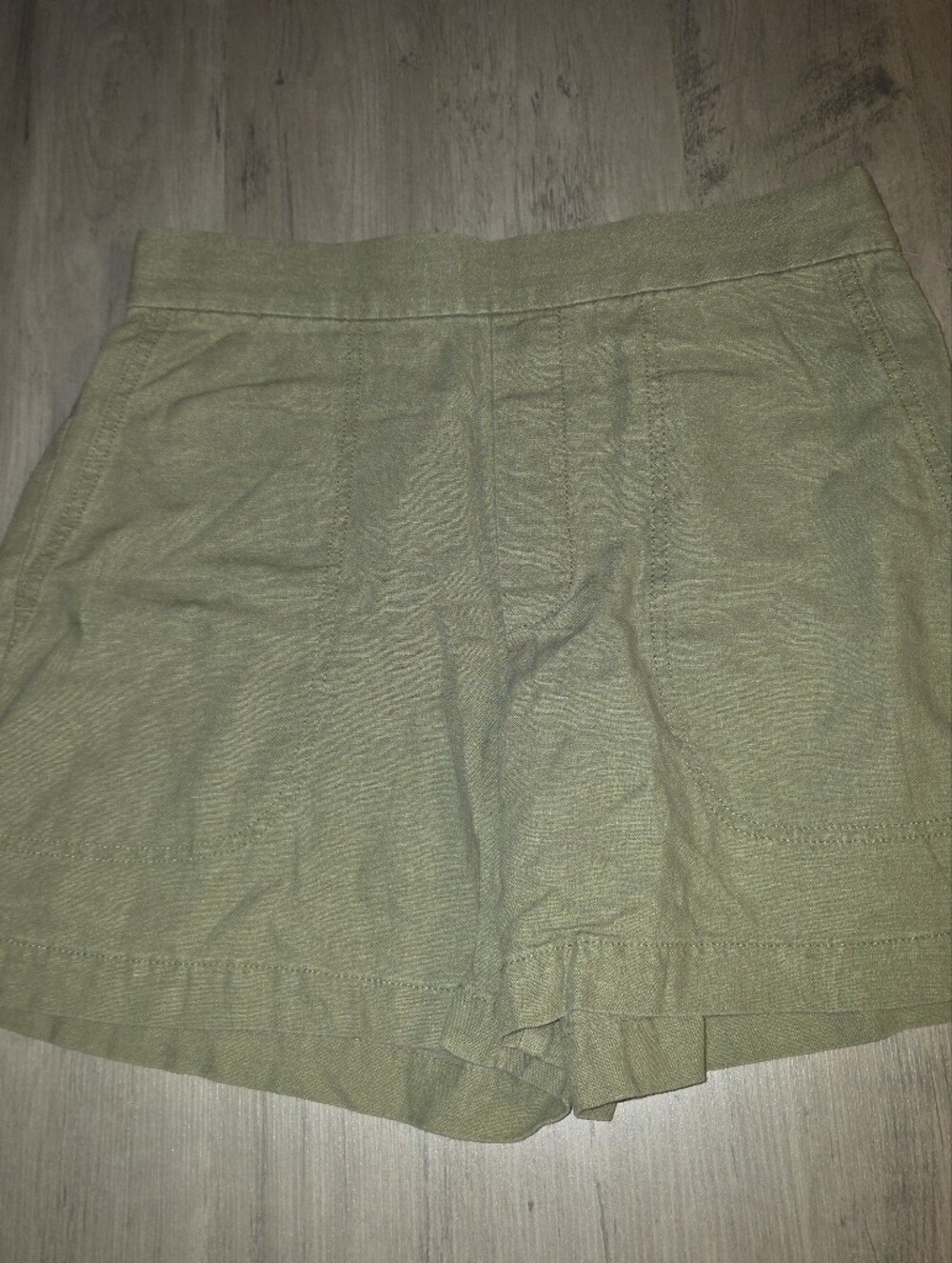 Banana Republic Olive Green Cargo-Style Women's Shorts